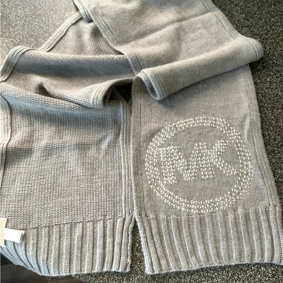 Michael Kors Gray Polyester Scarf main image 0